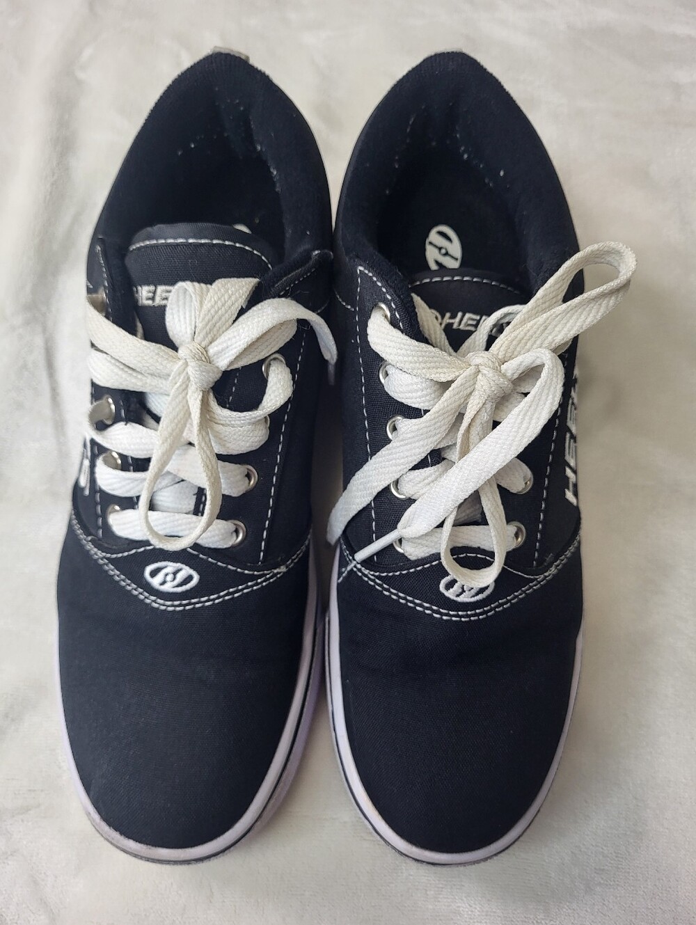 Heelys Men's Black Canvas Skate Shoes with White Laces - Picture 7 of 12
